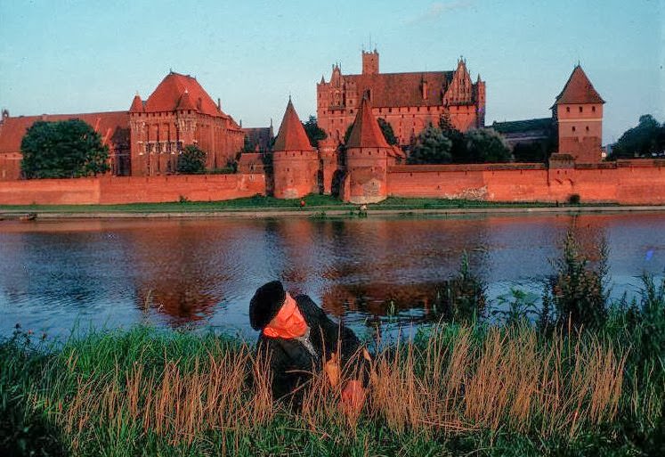 Stunning Vintage Photos Show Life in Poland in the Early 1980s