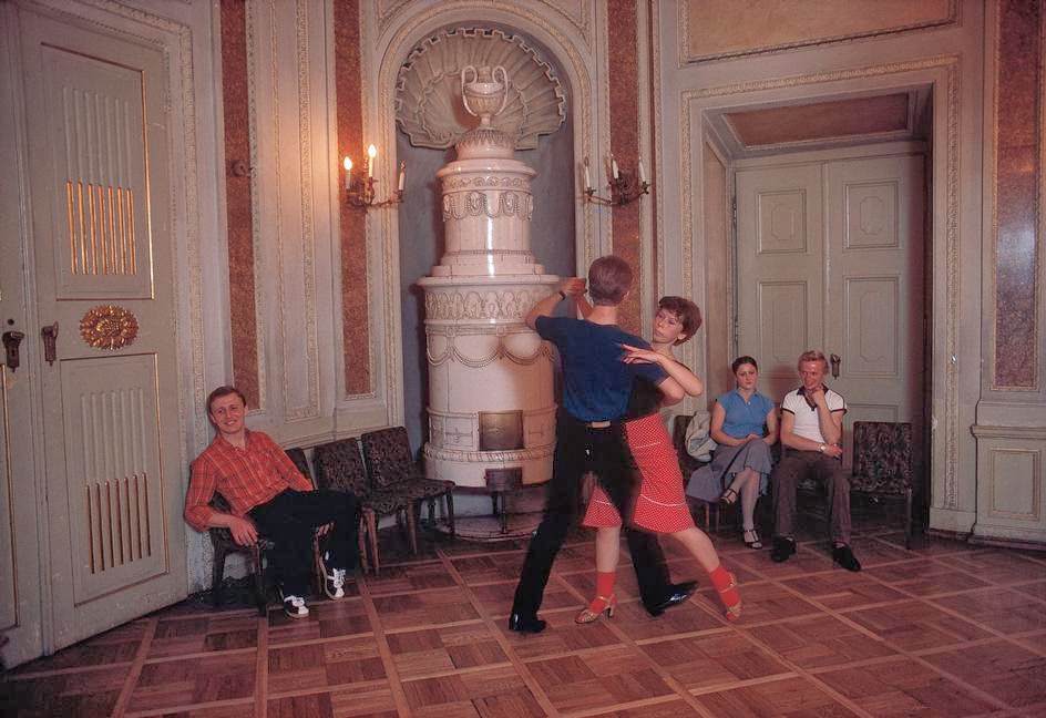Stunning Vintage Photos Show Life in Poland in the Early 1980s