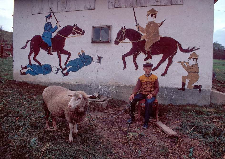 Stunning Vintage Photos Show Life in Poland in the Early 1980s