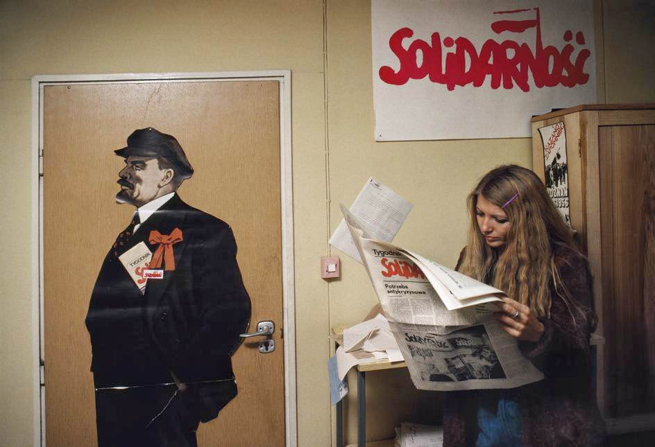 Stunning Vintage Photos Show Life in Poland in the Early 1980s