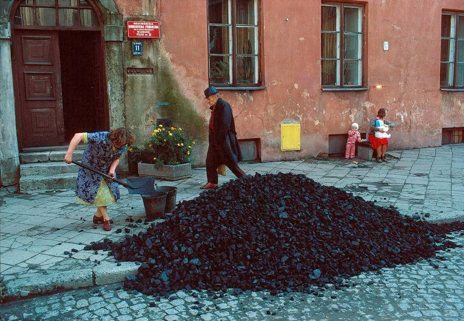 Stunning Vintage Photos Show Life in Poland in the Early 1980s