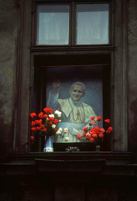Stunning Vintage Photos Show Life in Poland in the Early 1980s