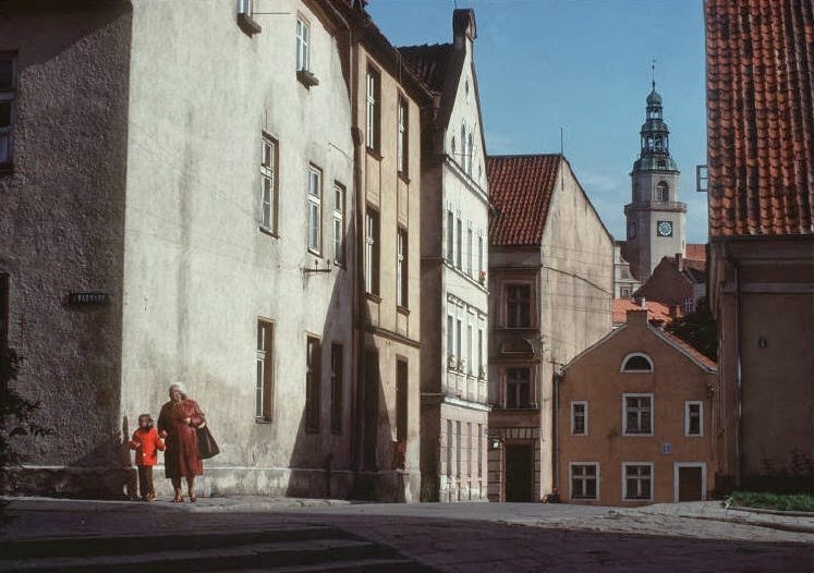 Stunning Vintage Photos Show Life in Poland in the Early 1980s
