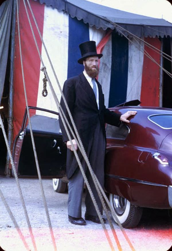 Life Under the Big Top: Ringling Bros. Performers in 1940s Chicago