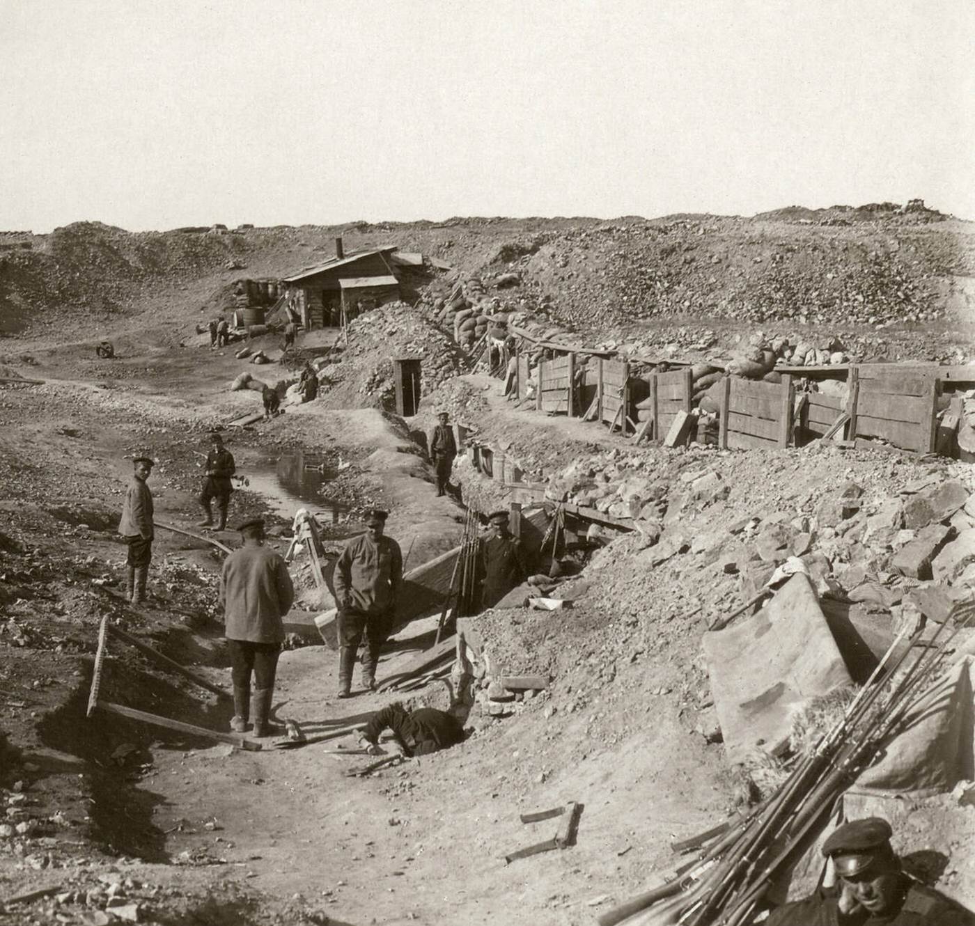 Russian soldiers behind fortifications at Port Arthur, China, 1905.