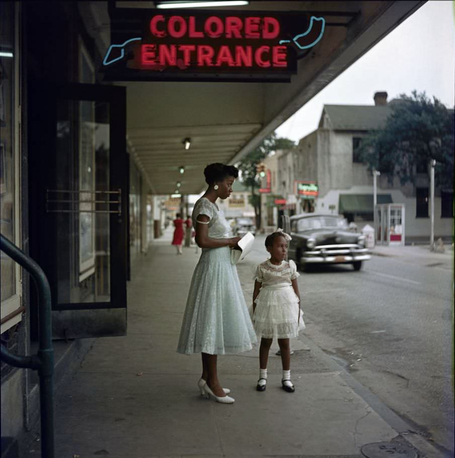 Life Under Segregation in the 1950s American South through the Lens of Gordon Parks