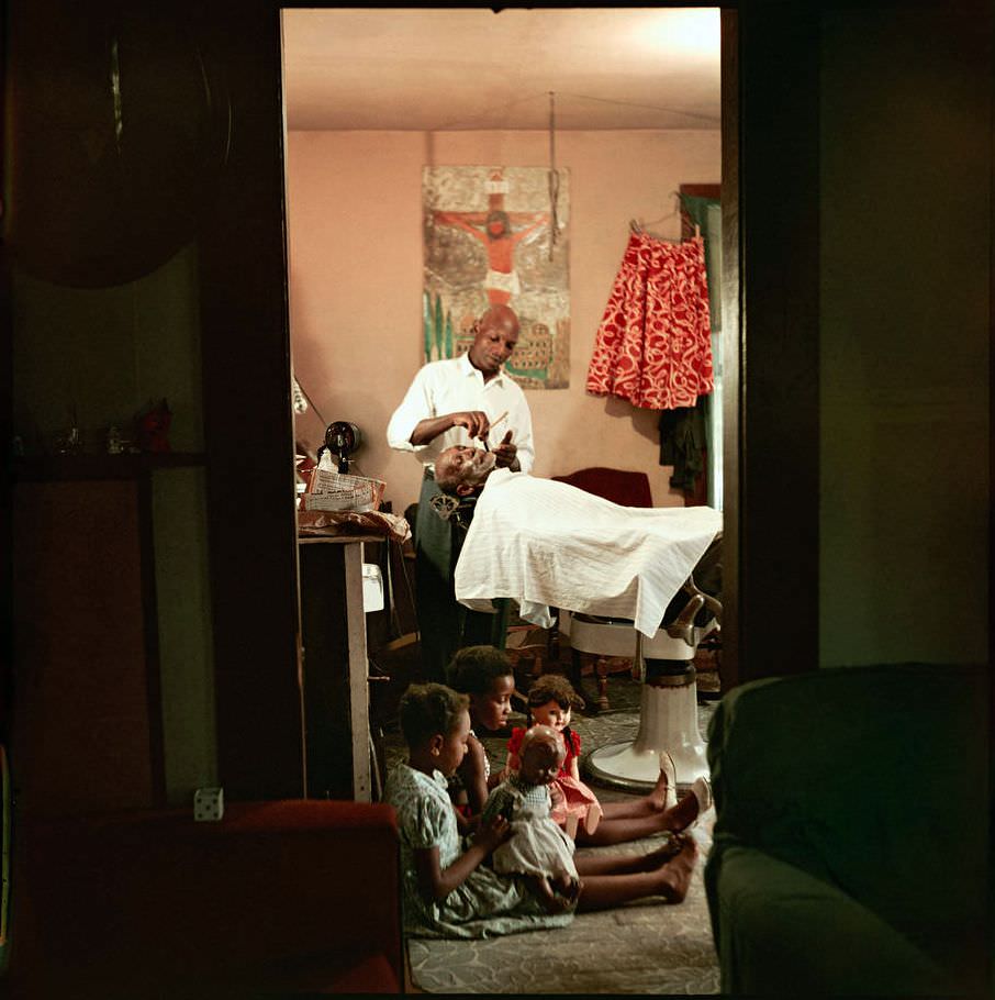 Life Under Segregation in the 1950s American South through the Lens of Gordon Parks