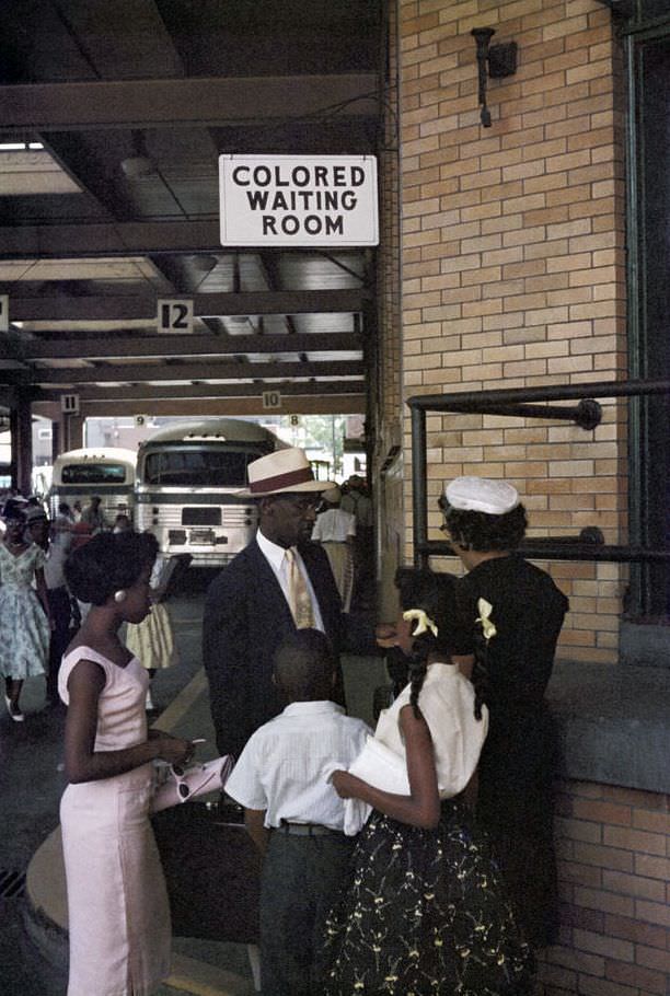 Life Under Segregation in the 1950s American South through the Lens of Gordon Parks