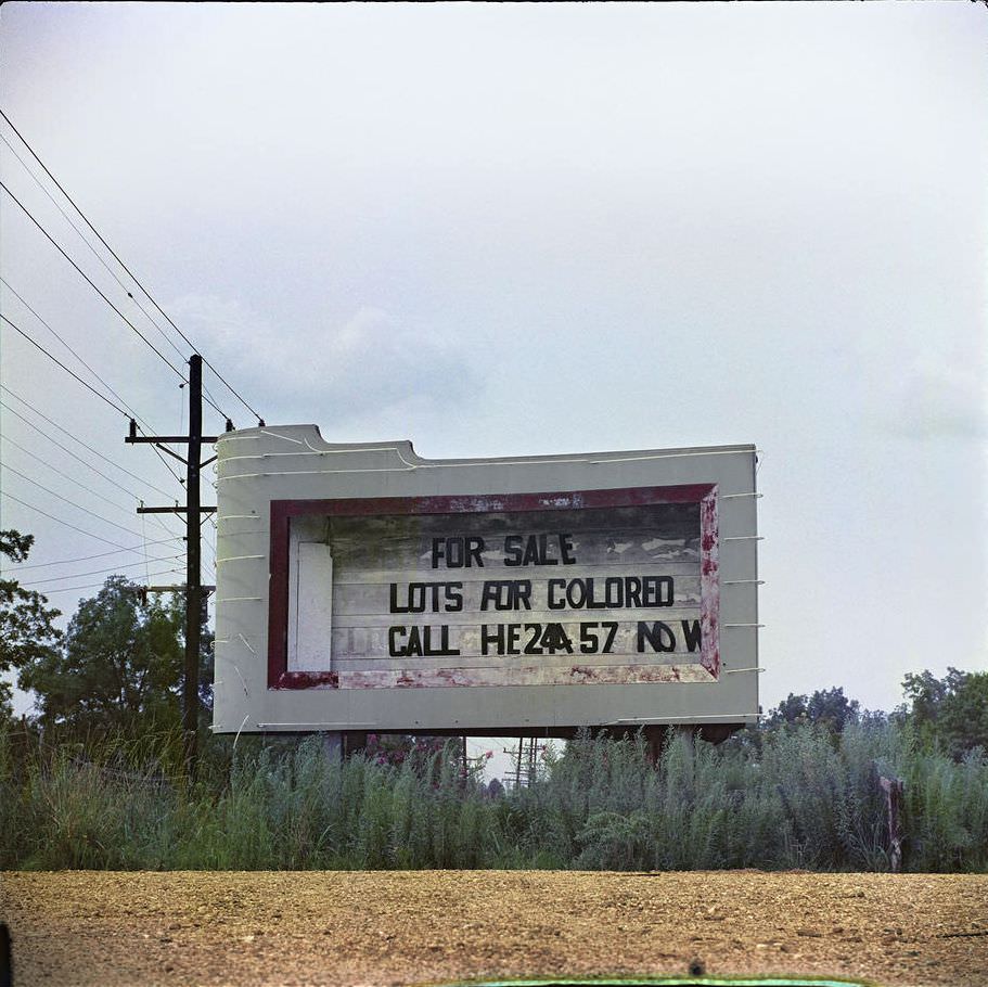 Life Under Segregation in the 1950s American South through the Lens of Gordon Parks