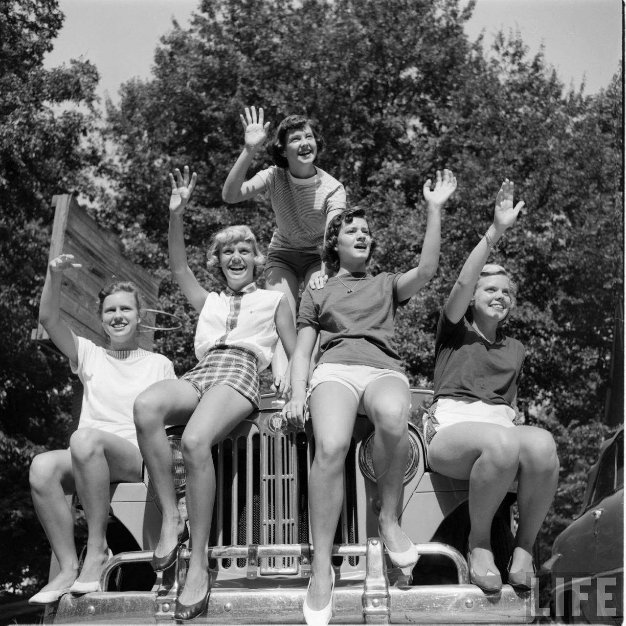 A Fashion Rebellion: The Rise of the High-Waisted Short Short in 1950s America