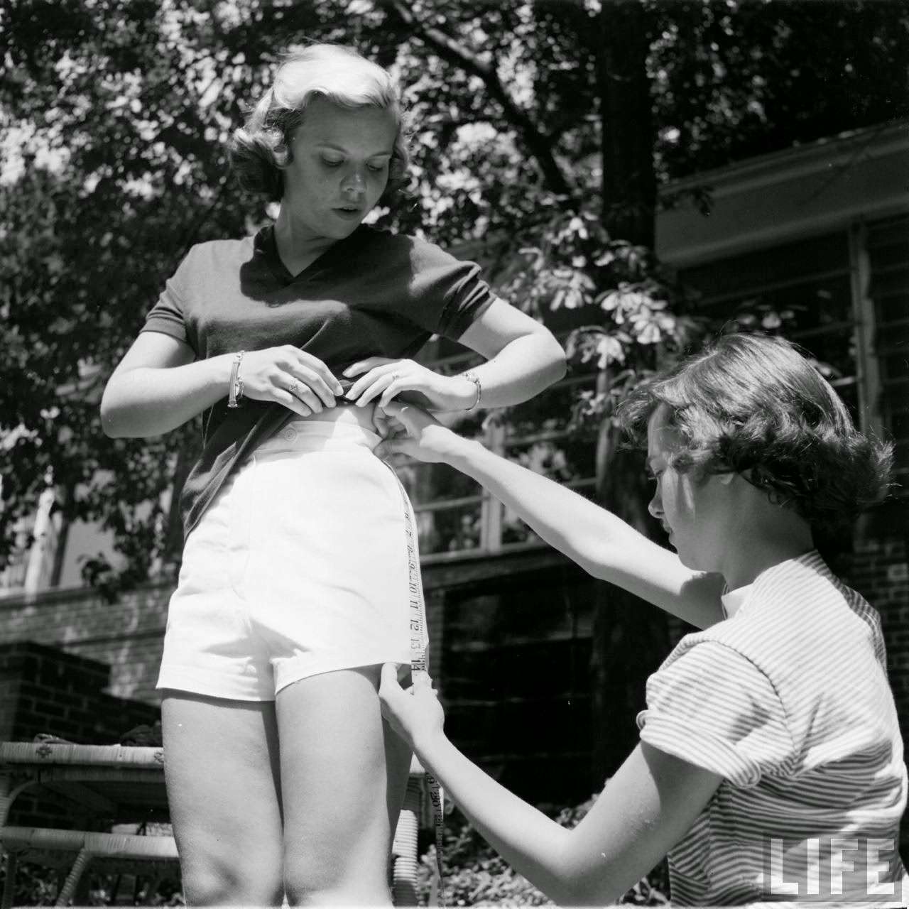 A Fashion Rebellion: The Rise of the High-Waisted Short Short in 1950s America