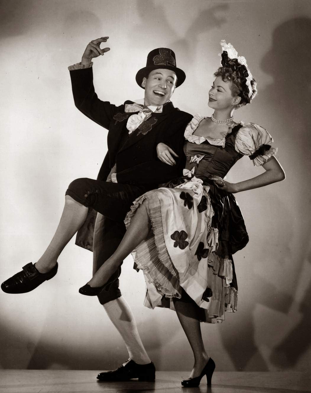 Mike Wallace and Buff Cobb in the Saint Patrick's Day–themed episode of their CBS show, Mike and Buff, 1952.