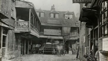 Exploring the Pubs of Old London from the Early 1900s