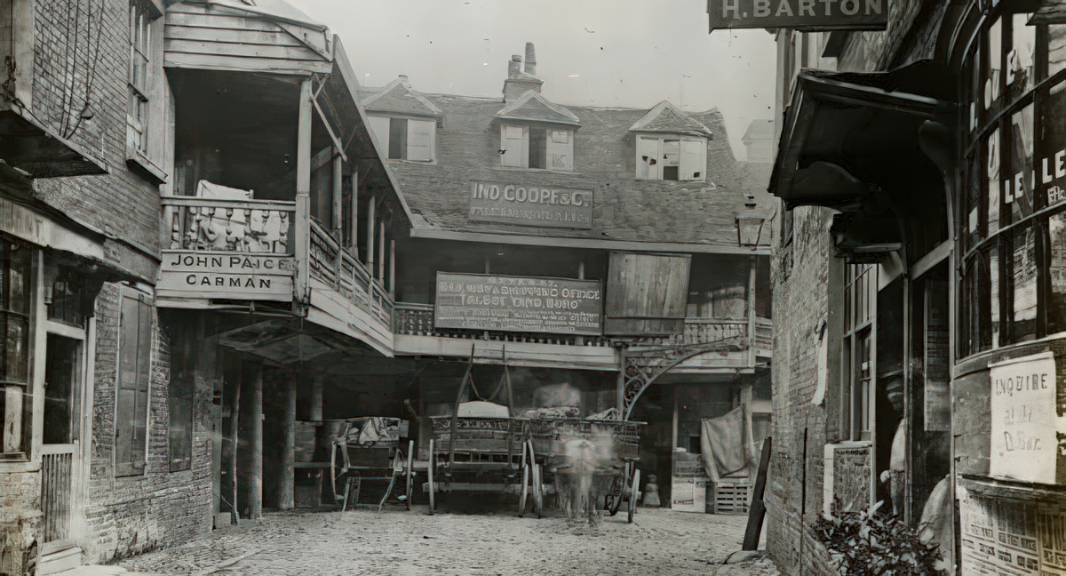 Exploring the Pubs of Old London from the Early 1900s