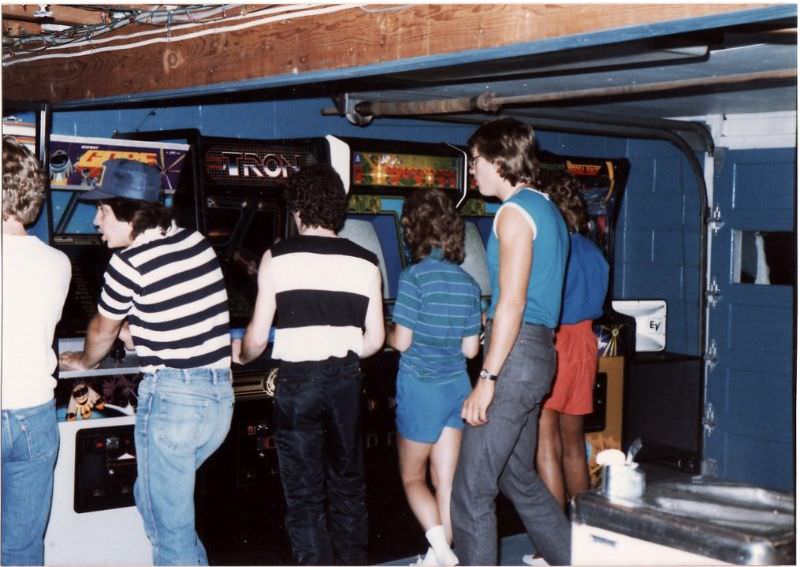 How the 1980s Tech Boom Changed Everything: From Walkmans to Cordless Phones, Here’s What Life Was Really Like