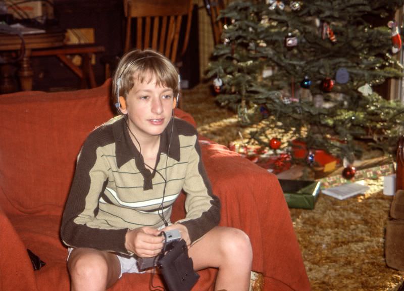 How the 1980s Tech Boom Changed Everything: From Walkmans to Cordless Phones, Here’s What Life Was Really Like
