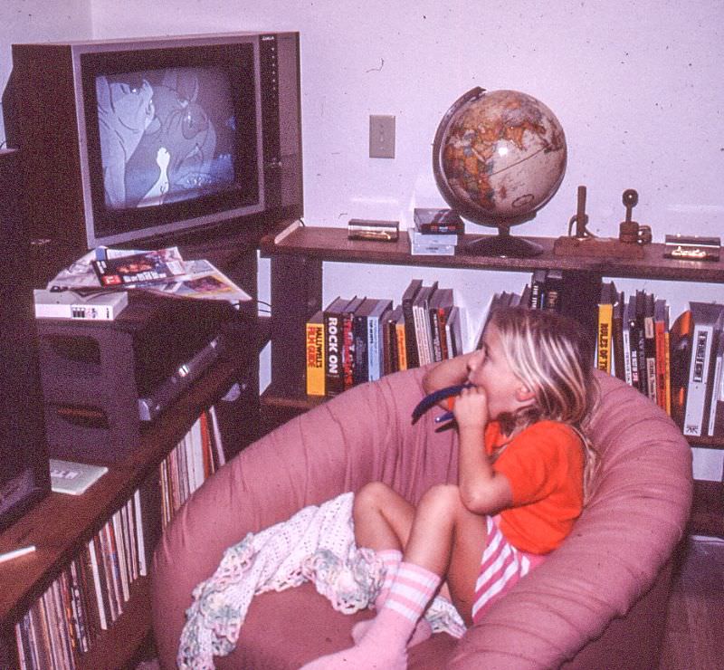 How the 1980s Tech Boom Changed Everything: From Walkmans to Cordless Phones, Here’s What Life Was Really Like
