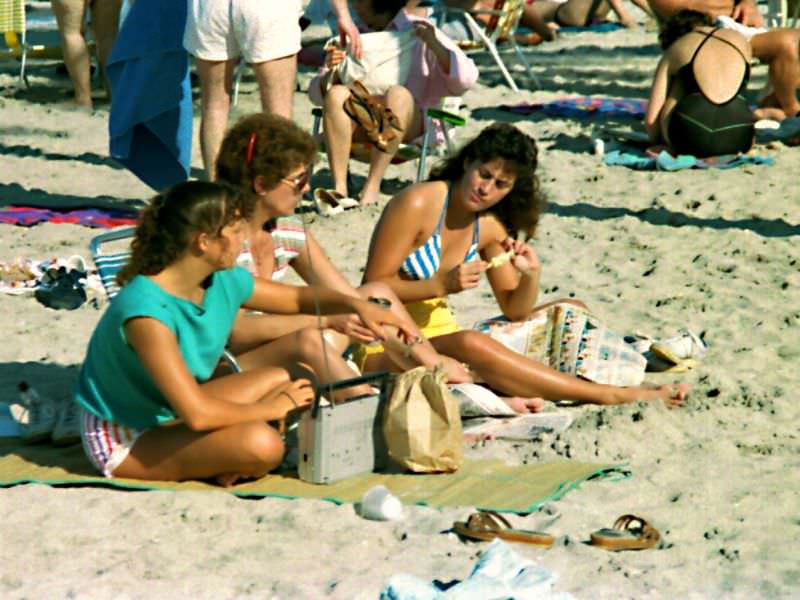 How the 1980s Tech Boom Changed Everything: From Walkmans to Cordless Phones, Here’s What Life Was Really Like