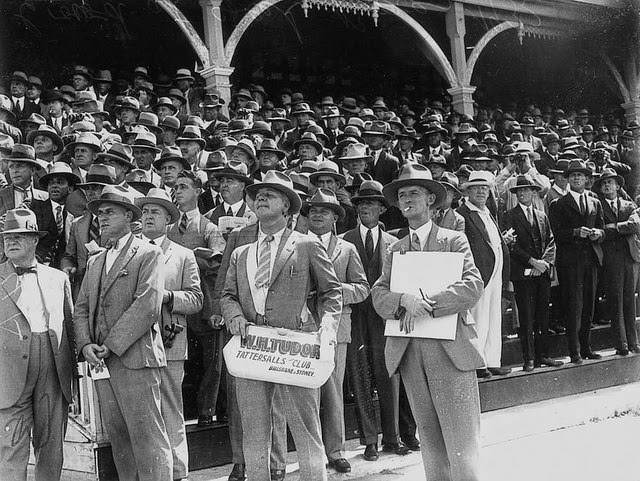 Section of the crowd at Albion Park racetrack, Brisbane, November 1932