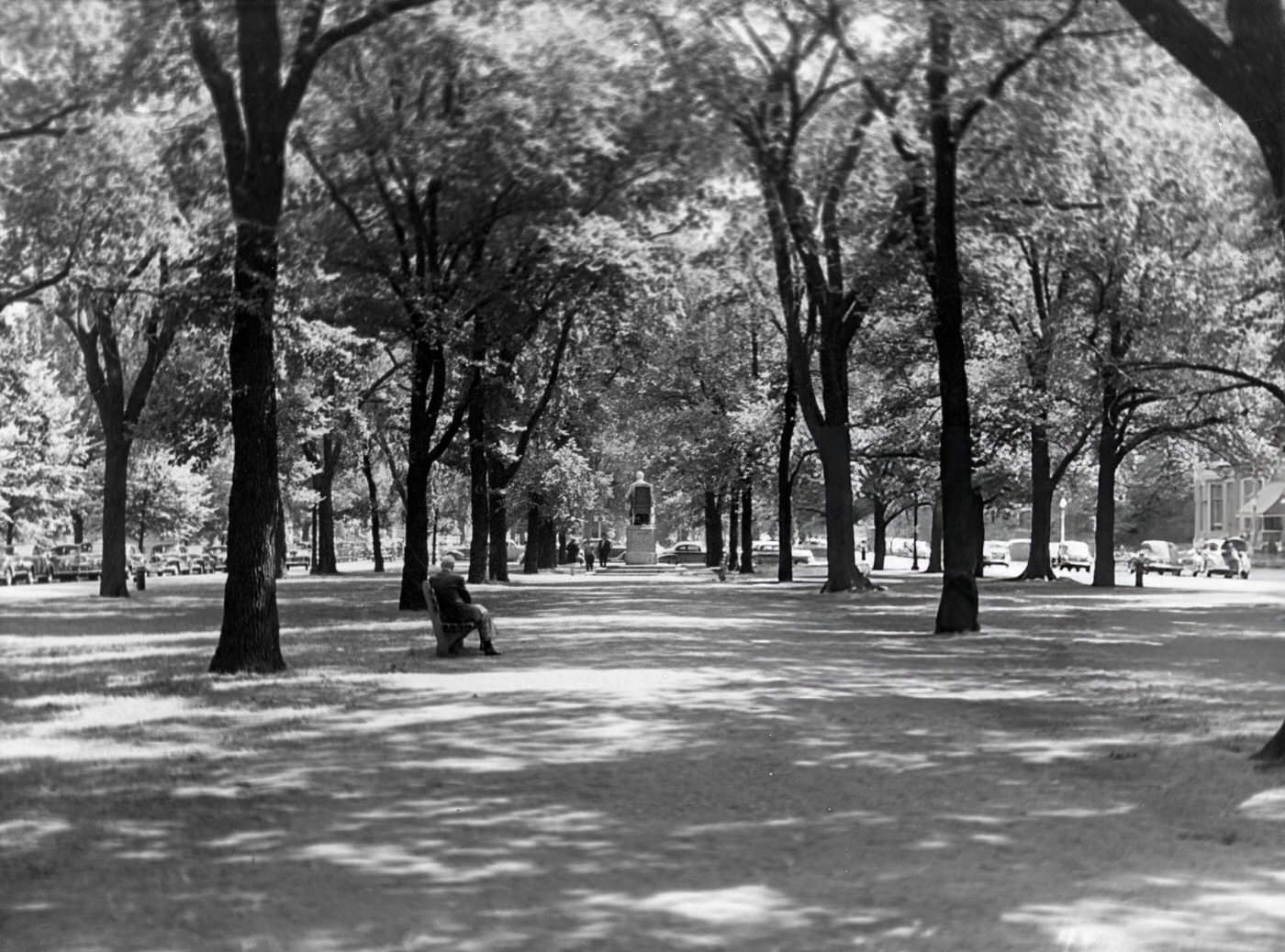 Commonwealth Avenue Mall in Boston, 1947.