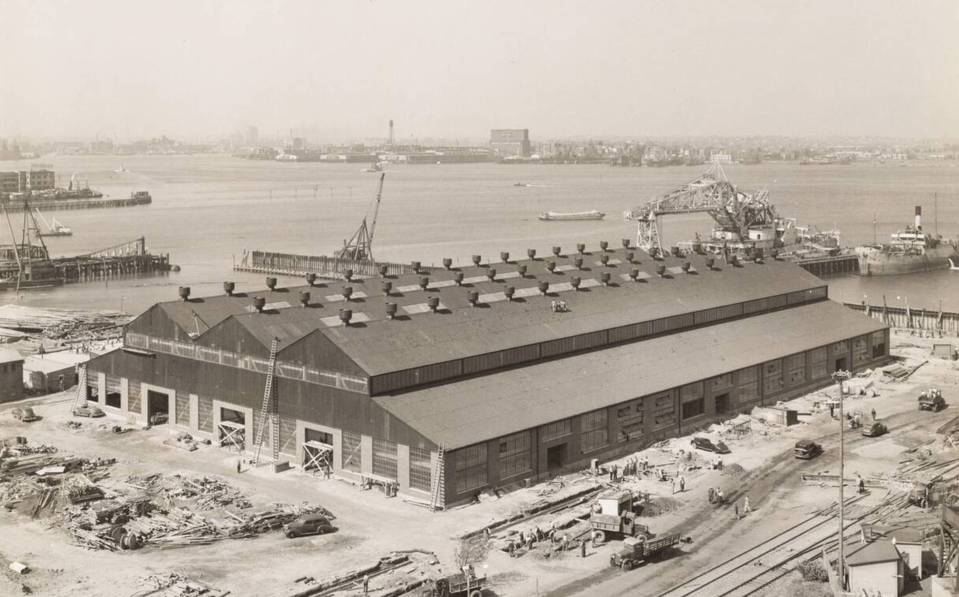 Building No. 18, U.S. Naval Dry Dock, South Boston, completed 2/1942.