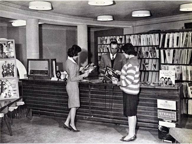 Afghan women at a public library before the Taliban seized power, 1950s.