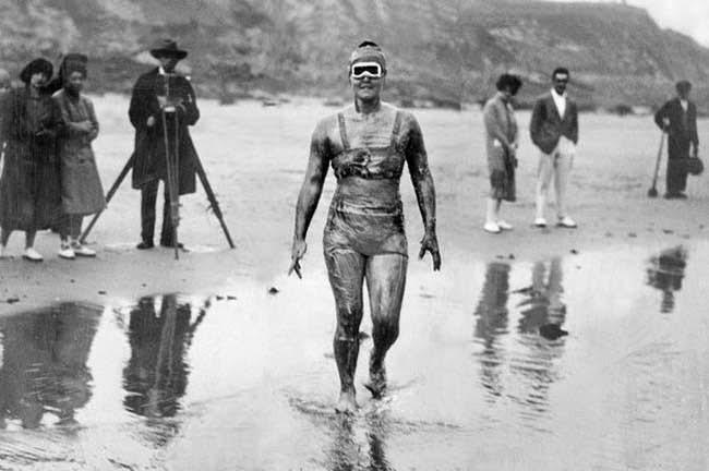 Gertrude Ederle becomes the first woman to swim across the English Channel, 1926.