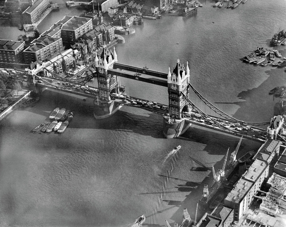 What at first glance stands out as a stunning view of one of London's most recognisable structures becomes more intriguing on closer examination.