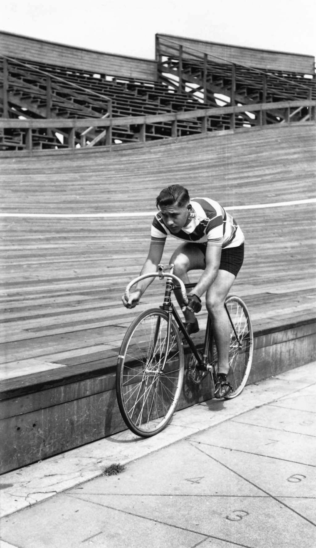 Bike racer Bill Jacoby, an amateur racer in the 1940s and a regular six-day racer in the 1950s, and teammate Ed Carfagnini won many races at the Humboldt Park bicycle bowl during the 1940s.