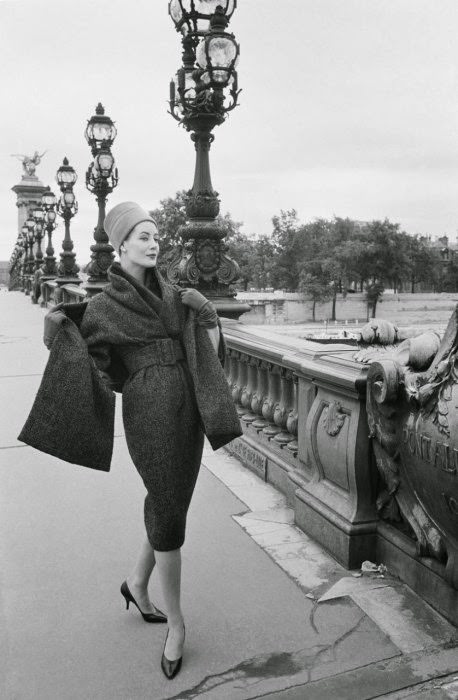 The Isengrin ensemble, from the Autumn-Winter 1958 haute-couture collection.