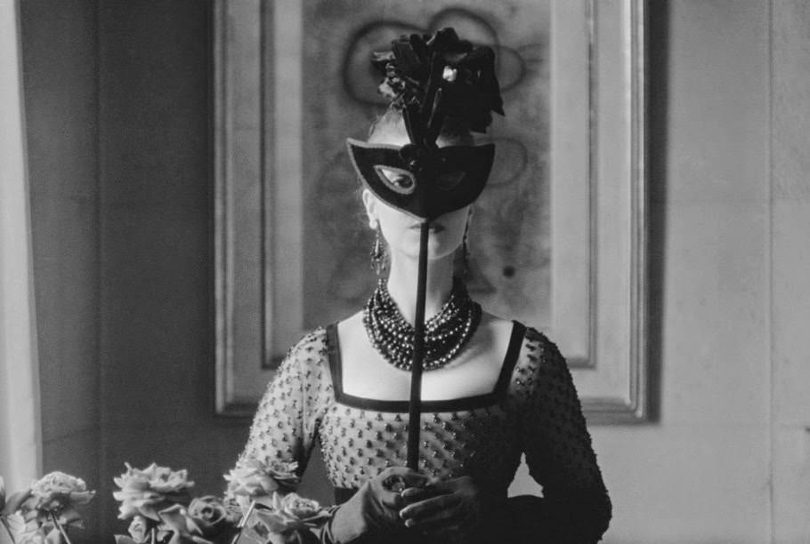 The Lola dress, from the Autumn-Winter 1958 haute-couture collection.