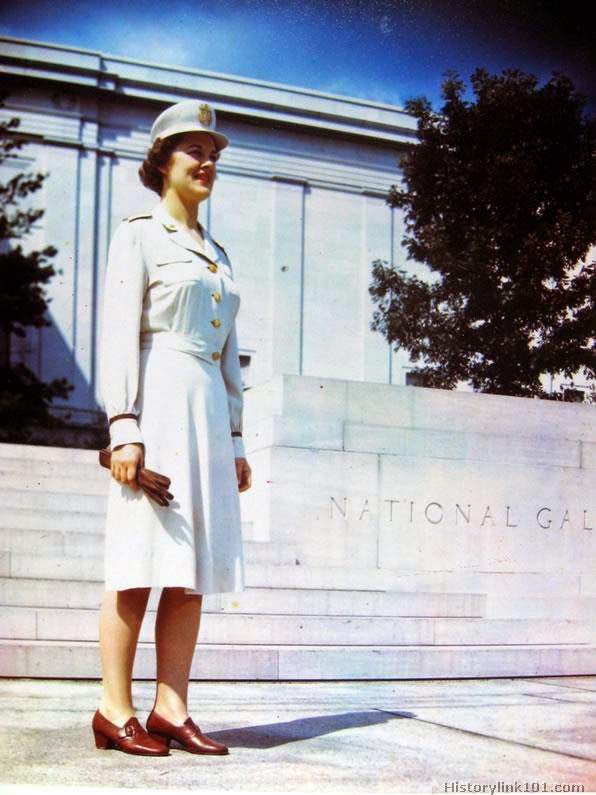 A Lt. wearing optional summer uniform authorized for Medical Department Physical Therapist for informal use.