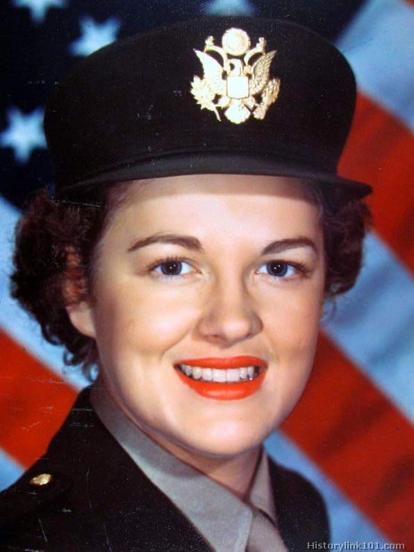 Unsung Heroes: Stunning Color Photos of Women in the WWII