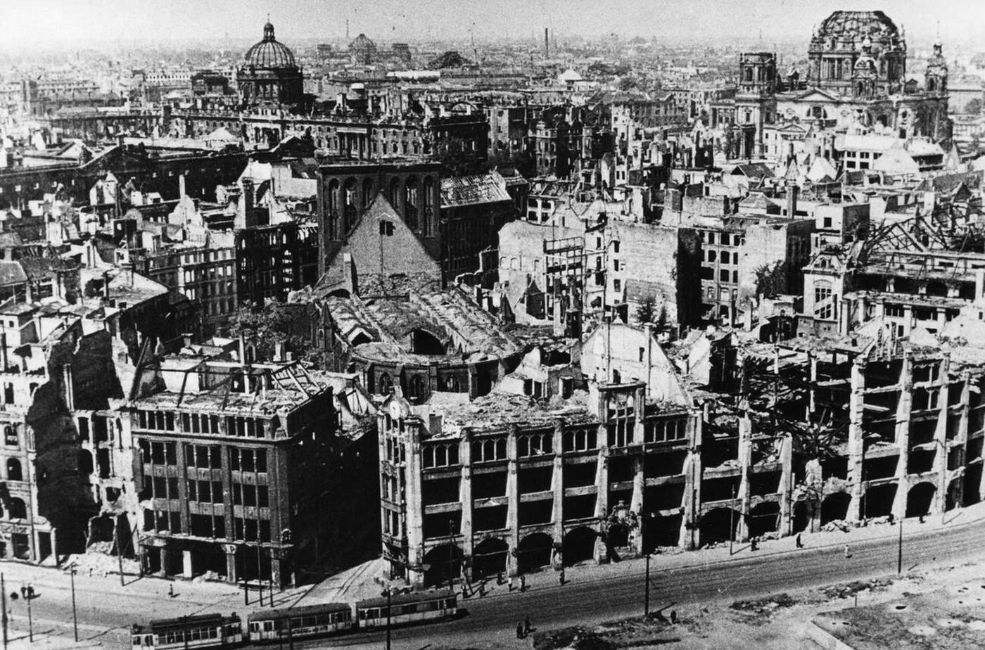 View over the ruins of the Nikolaiviertel in Berlin after the end of World War II; in the foreground, the destroyed St. Nicholas' Church, 1945.