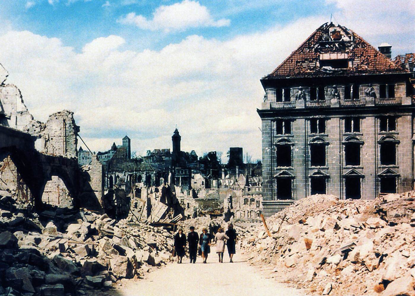 Nuremberg, Ruins, People, walking, bombed-out, city, 1945.