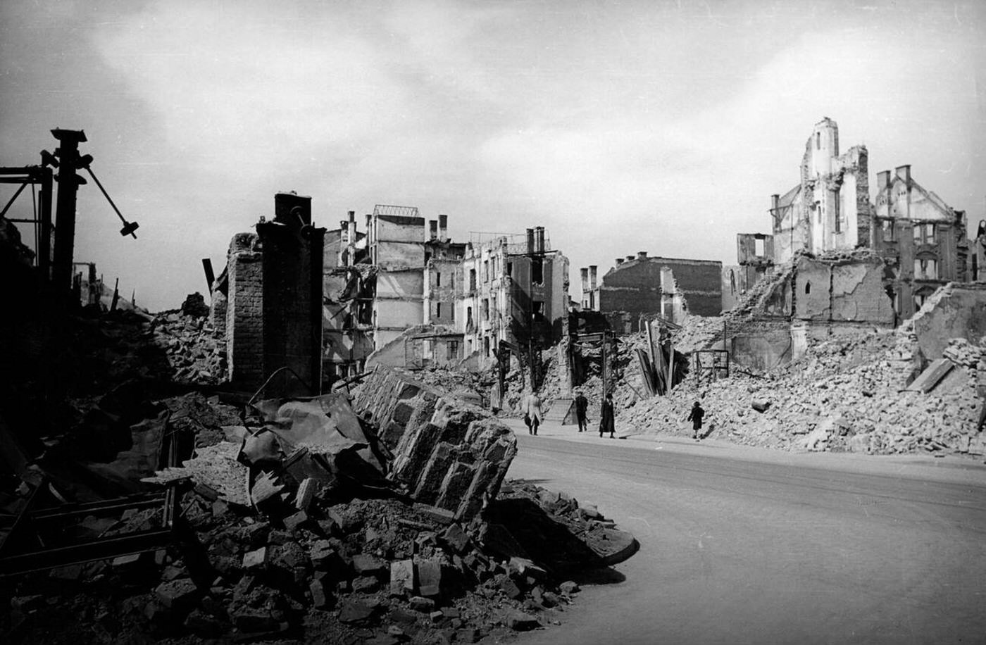 Ruins in Munich, 1945.