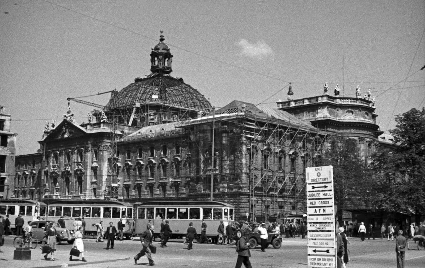 Ruins of palace of justice at Prielmayerstrasse street in Munich, Germany, 1940s.