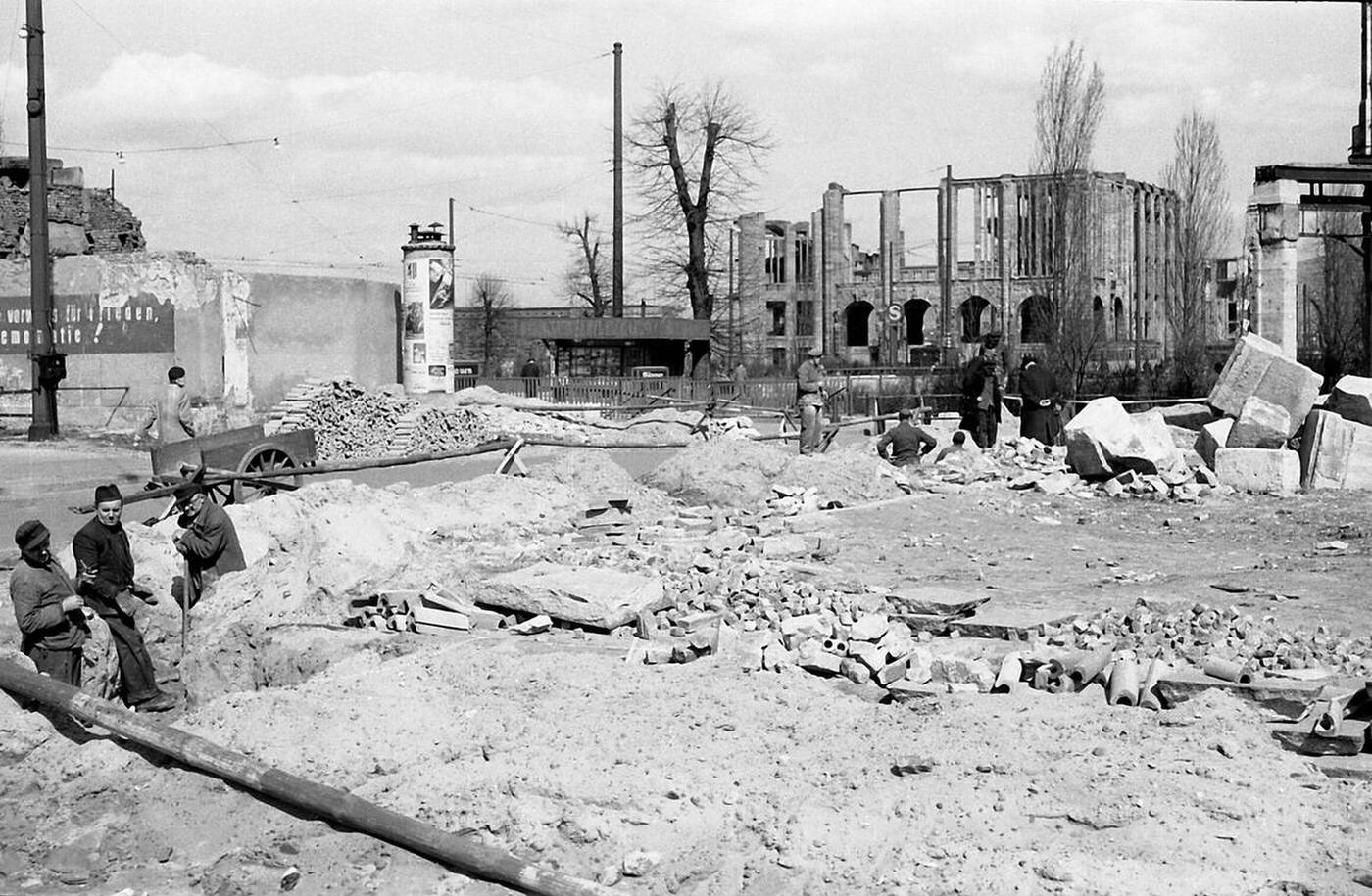 Construction site at the Potsdamer Platz in Berlin with ruins in the back, 1954.