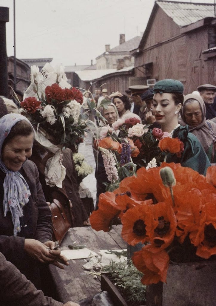 When Dior Took Over the Soviet Streets: Moscow’s 1959 Fashion Shock