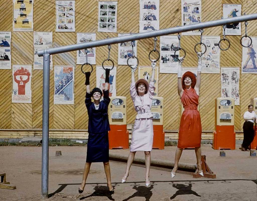 When Dior Took Over the Soviet Streets: Moscow’s 1959 Fashion Shock