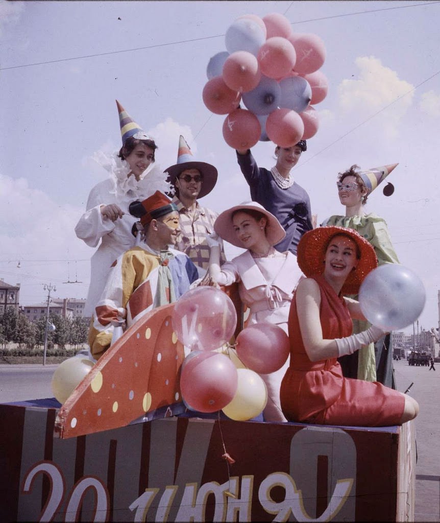 When Dior Took Over the Soviet Streets: Moscow’s 1959 Fashion Shock