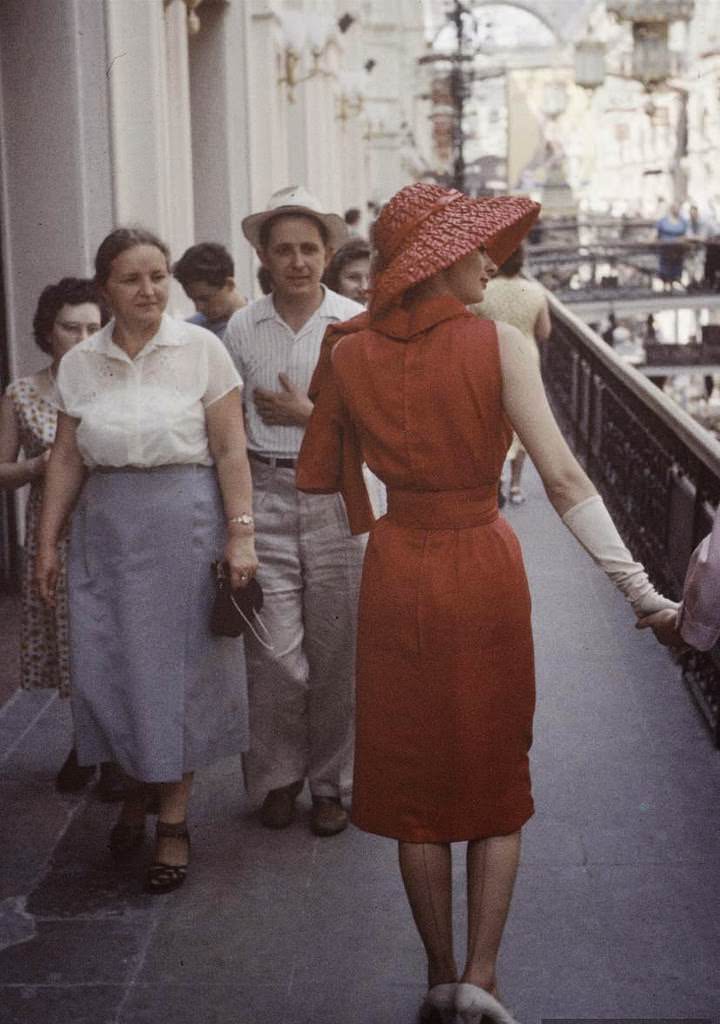When Dior Took Over the Soviet Streets: Moscow’s 1959 Fashion Shock