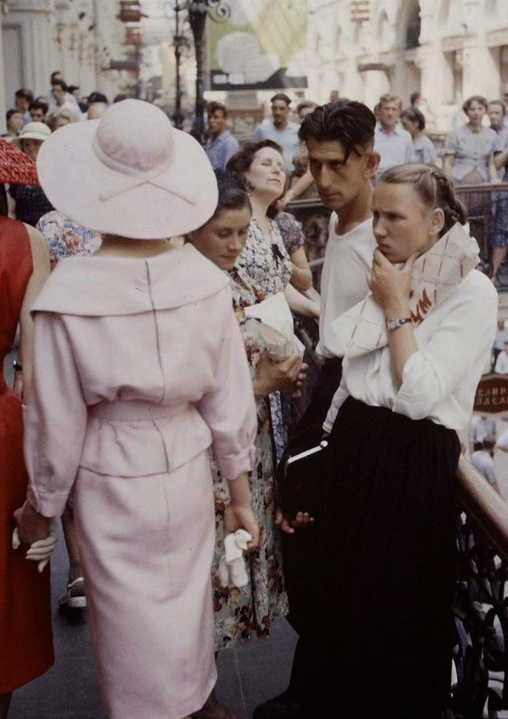 When Dior Took Over the Soviet Streets: Moscow’s 1959 Fashion Shock