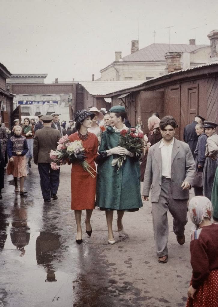 When Dior Took Over the Soviet Streets: Moscow’s 1959 Fashion Shock