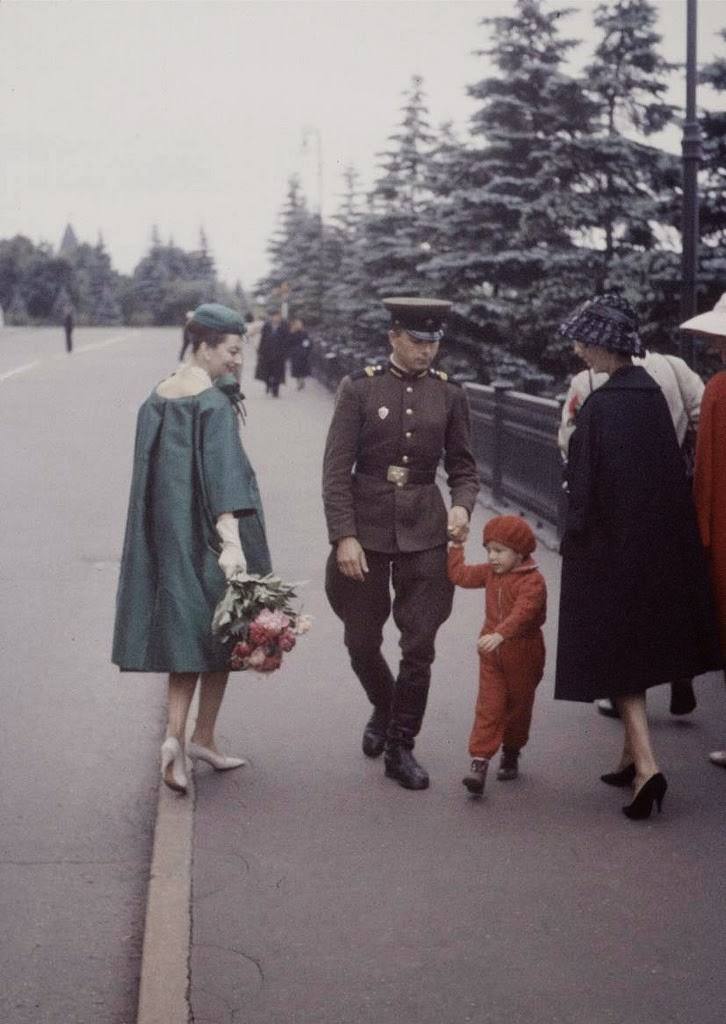 When Dior Took Over the Soviet Streets: Moscow’s 1959 Fashion Shock