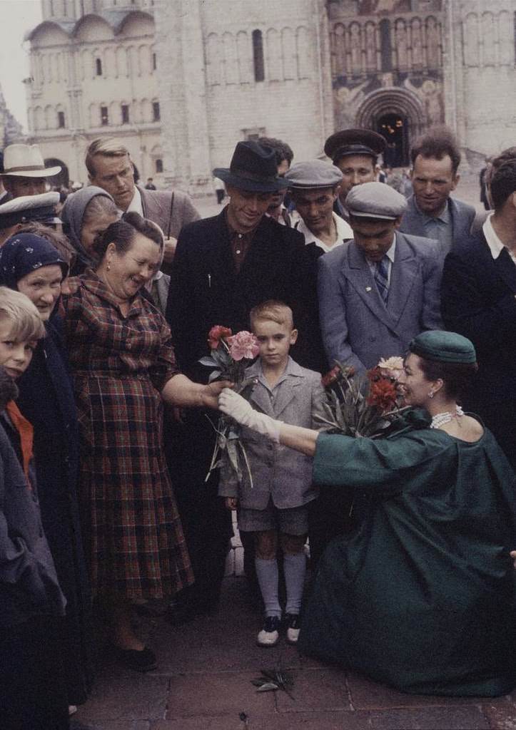 When Dior Took Over the Soviet Streets: Moscow’s 1959 Fashion Shock