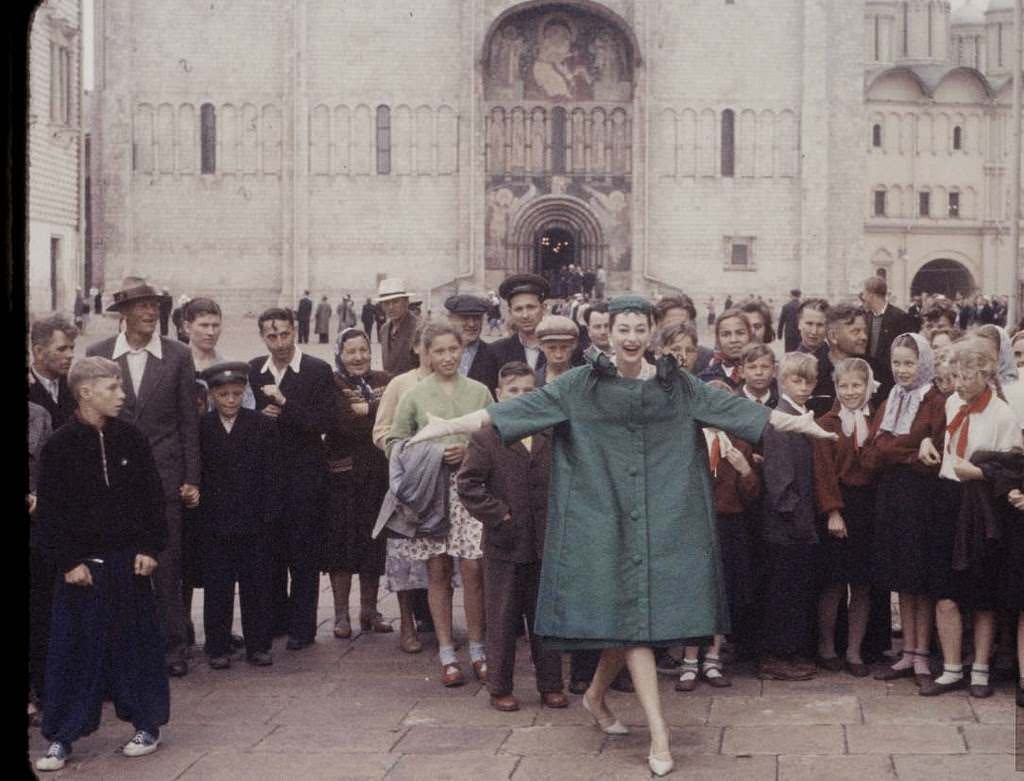 When Dior Took Over the Soviet Streets: Moscow’s 1959 Fashion Shock