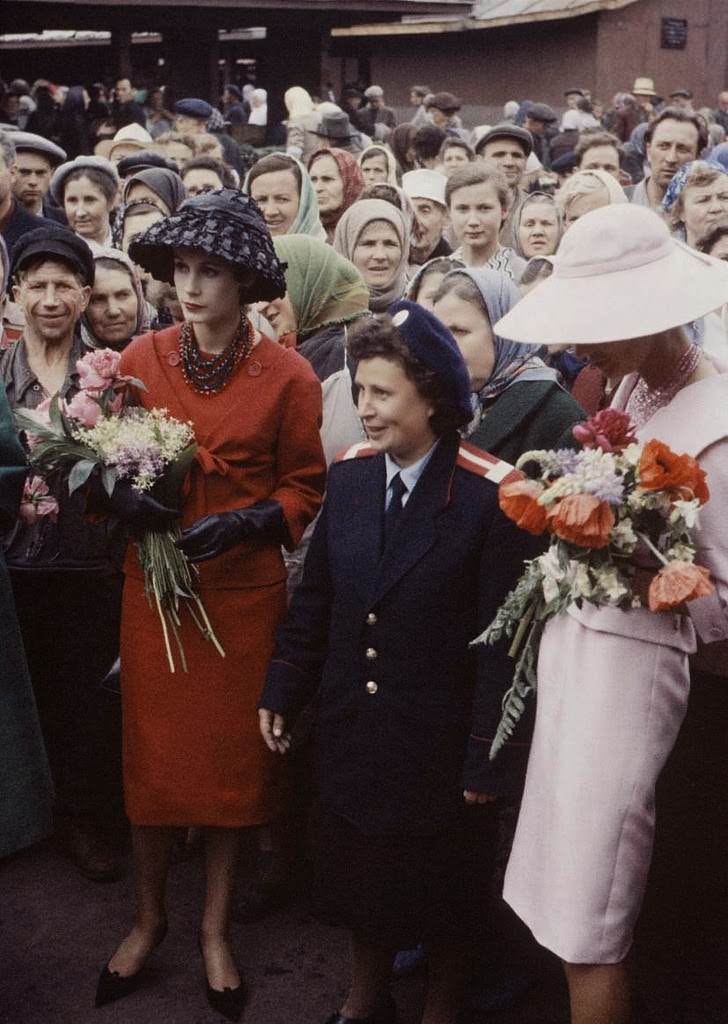When Dior Took Over the Soviet Streets: Moscow’s 1959 Fashion Shock