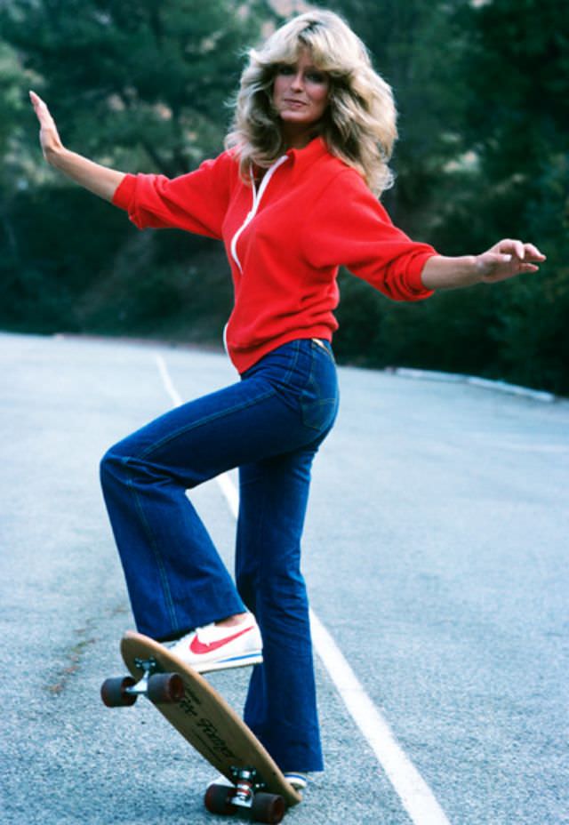 Farrah Fawcett Young: Stunning Images from Her Early Years