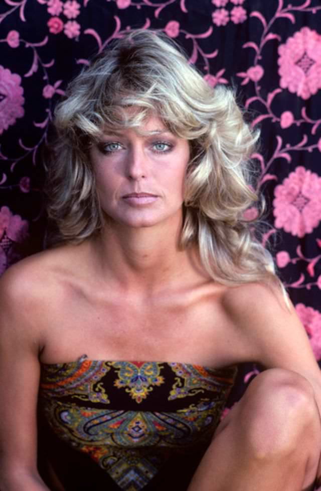 Farrah Fawcett Young: Stunning Images from Her Early Years